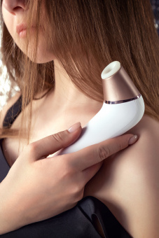 Вакуум-волновой бесконтактный стимулятор клитора Satisfyer 2 NG, abs пластик, белый, 17 см.